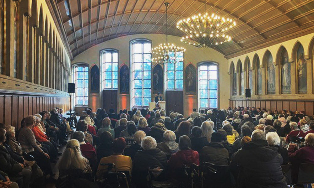 Stiftsfrauen im Kaisersaal