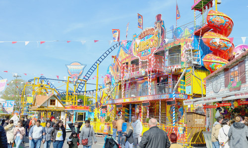 Stiftsfrauen trotzen Wetter und feiern fröhlich Dippemess